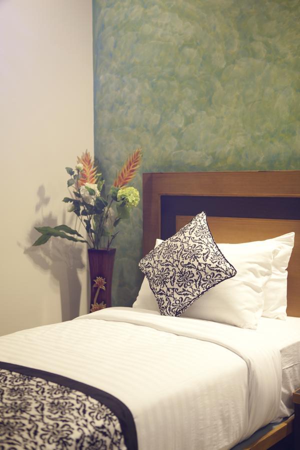 Comfy Luxury Hotel บังกาลอร์ ภายนอก รูปภาพ