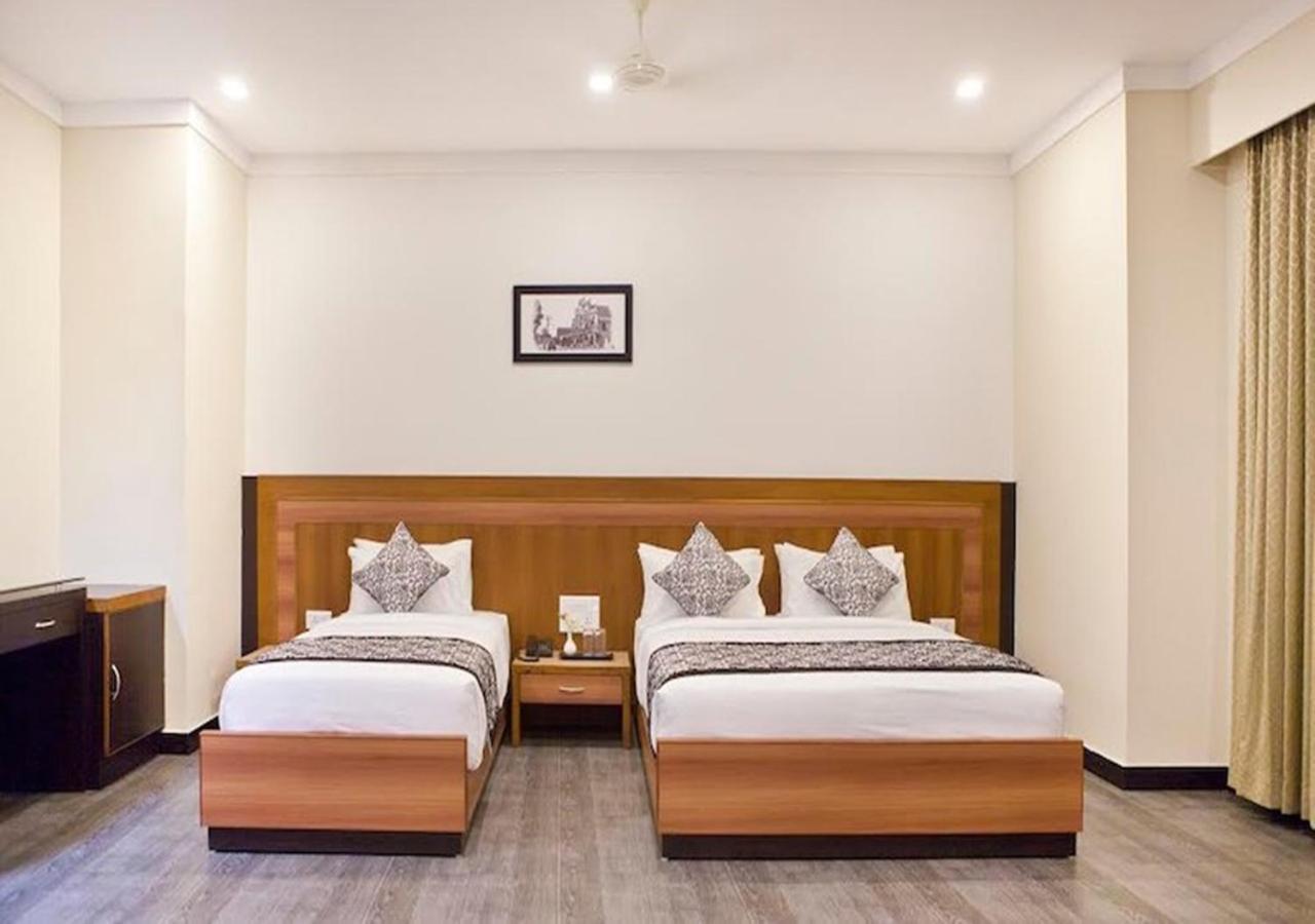 Comfy Luxury Hotel บังกาลอร์ ภายนอก รูปภาพ