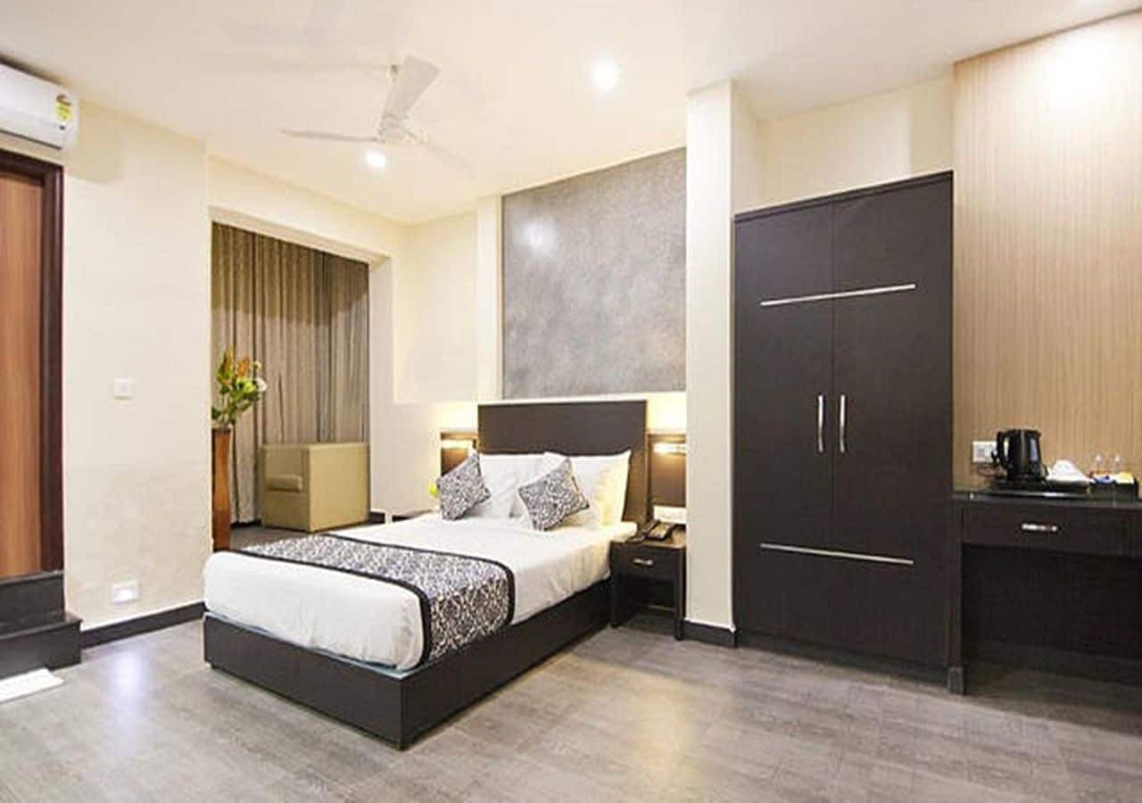 Comfy Luxury Hotel บังกาลอร์ ภายนอก รูปภาพ