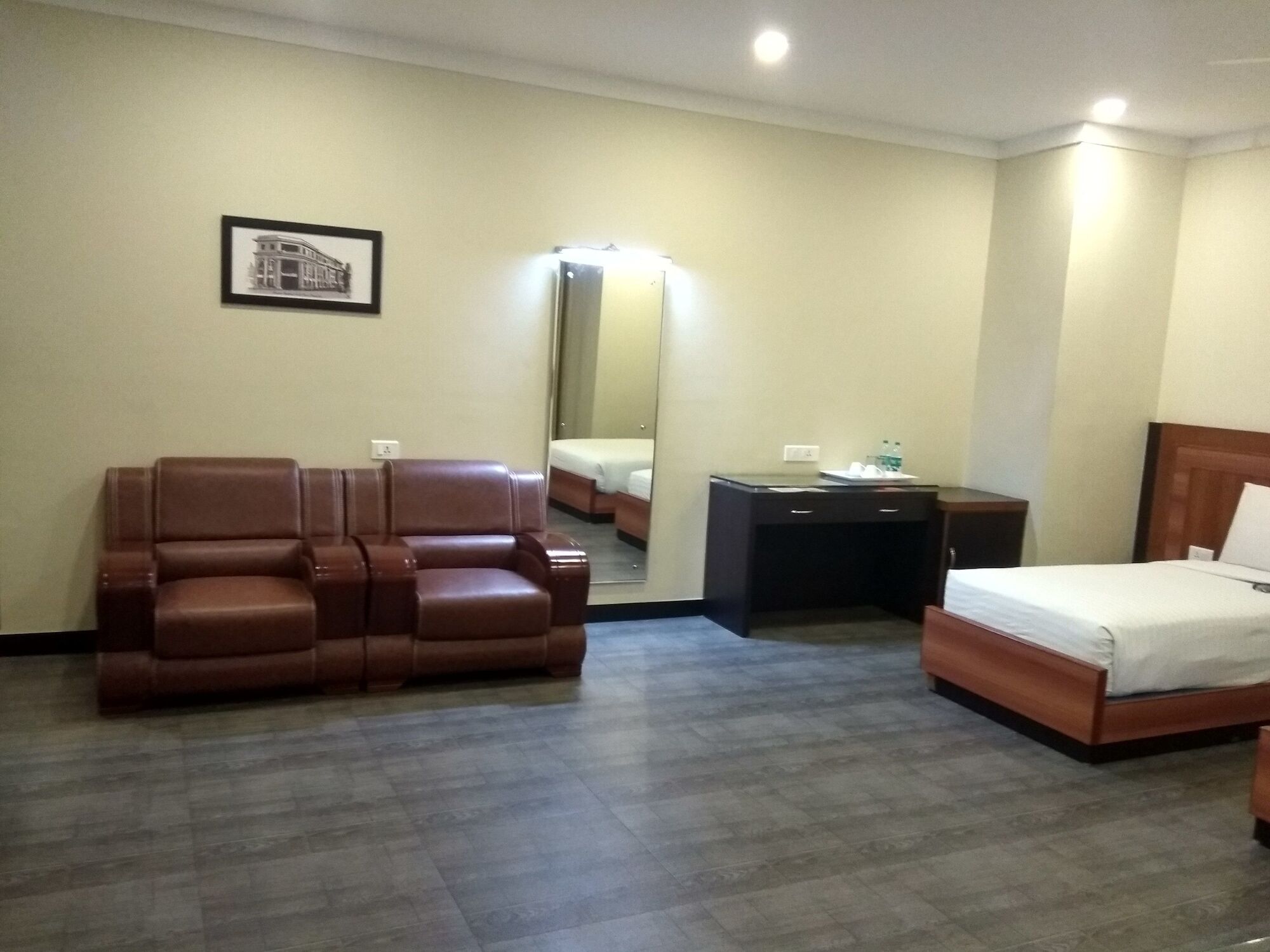 Comfy Luxury Hotel บังกาลอร์ ภายนอก รูปภาพ
