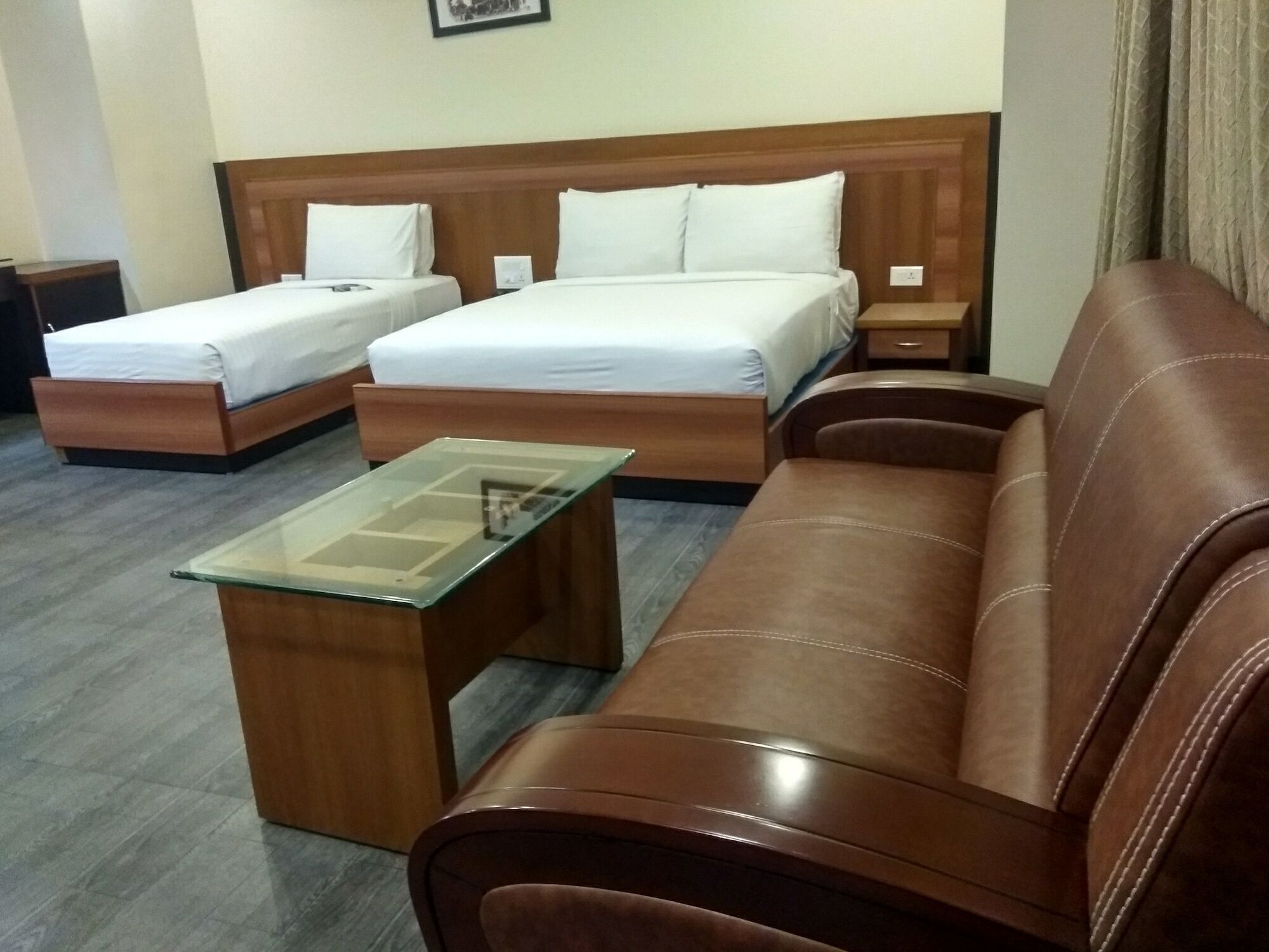 Comfy Luxury Hotel บังกาลอร์ ภายนอก รูปภาพ
