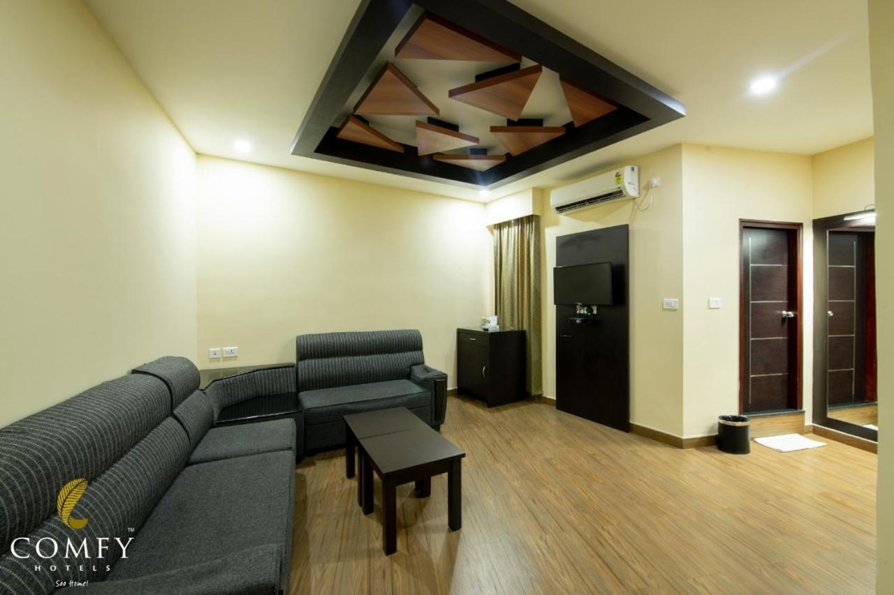 Comfy Luxury Hotel บังกาลอร์ ภายนอก รูปภาพ