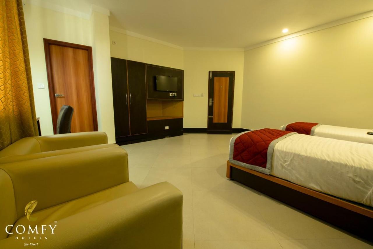 Comfy Luxury Hotel บังกาลอร์ ภายนอก รูปภาพ