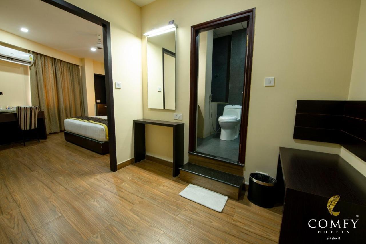 Comfy Luxury Hotel บังกาลอร์ ภายนอก รูปภาพ