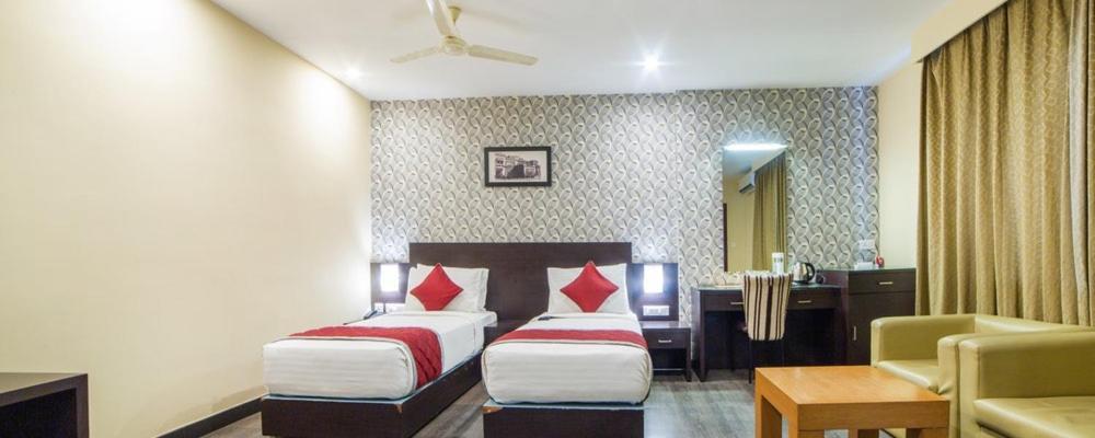 Comfy Luxury Hotel บังกาลอร์ ภายนอก รูปภาพ